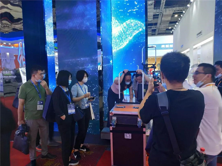 公司技术上海工博会.jpg